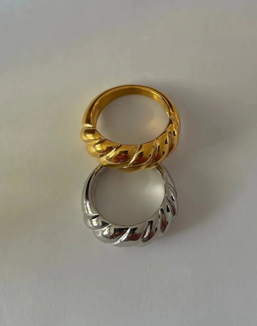 Croissant Dome Ring | Gold